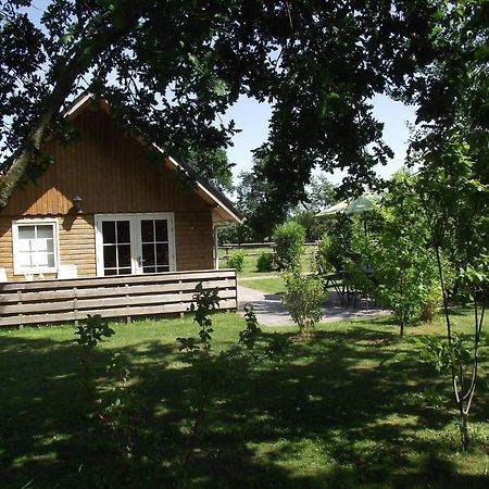 Vakantiehuisjes Landgoed Sonneborghe Kollumerzwaag Kültér fotó